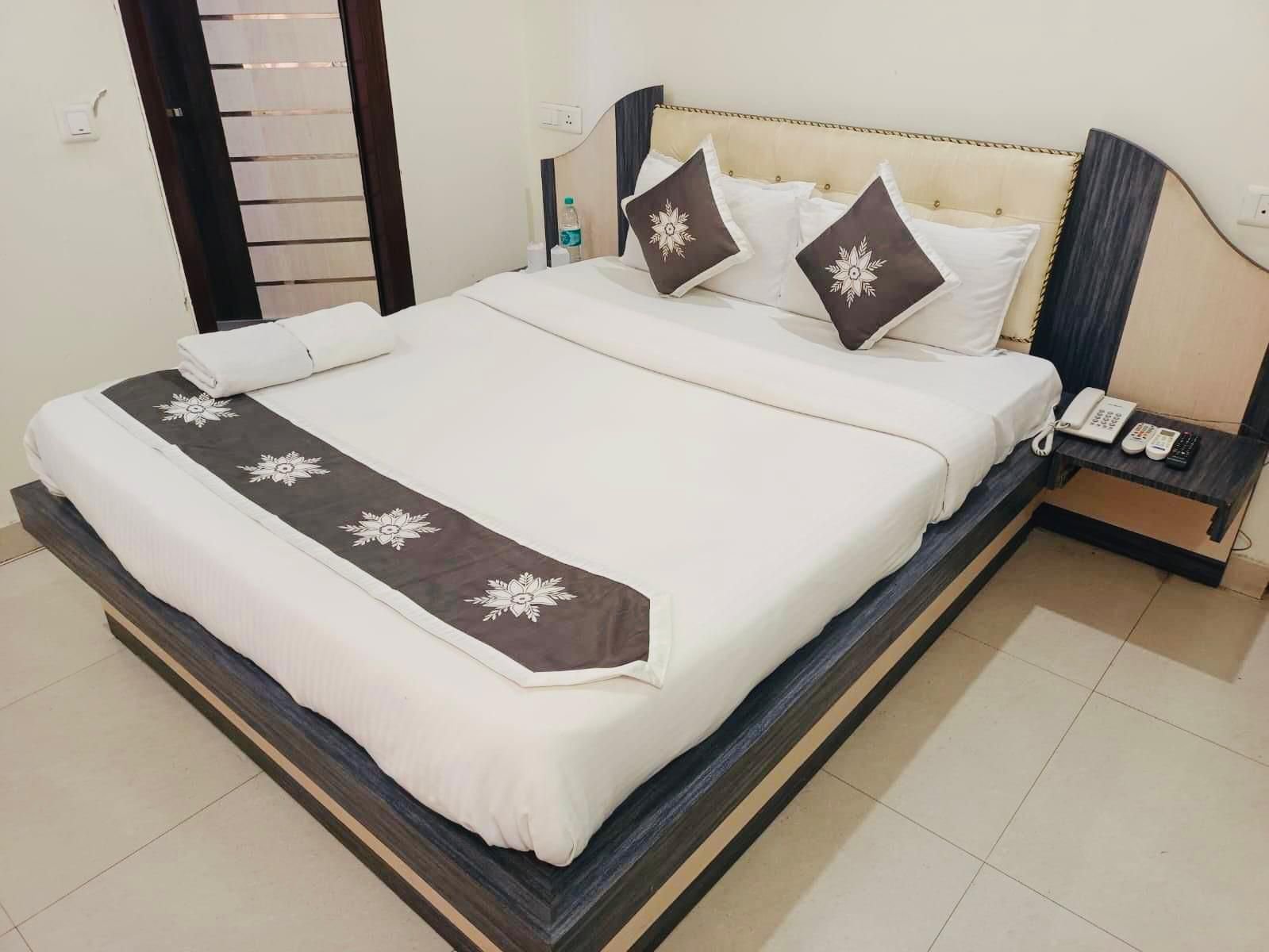 Super Deluxe AC Room